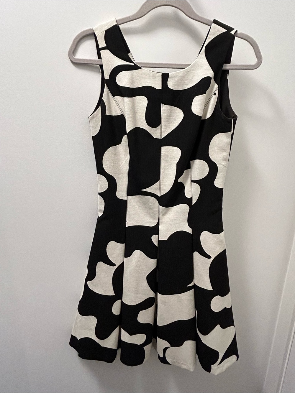 Black and White Sleeveless Graphic Fit-and-Flare Dress